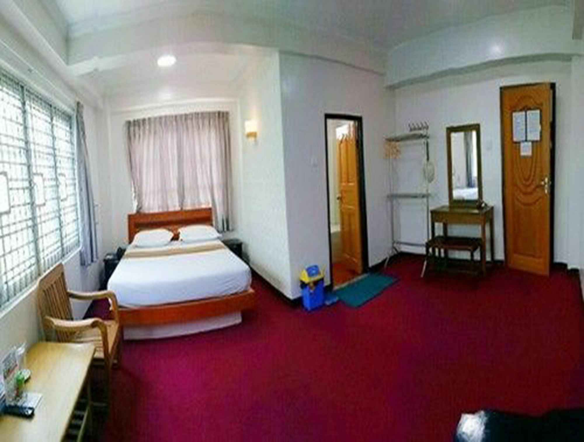 Venus Star Hotel Yangon Exteriör bild