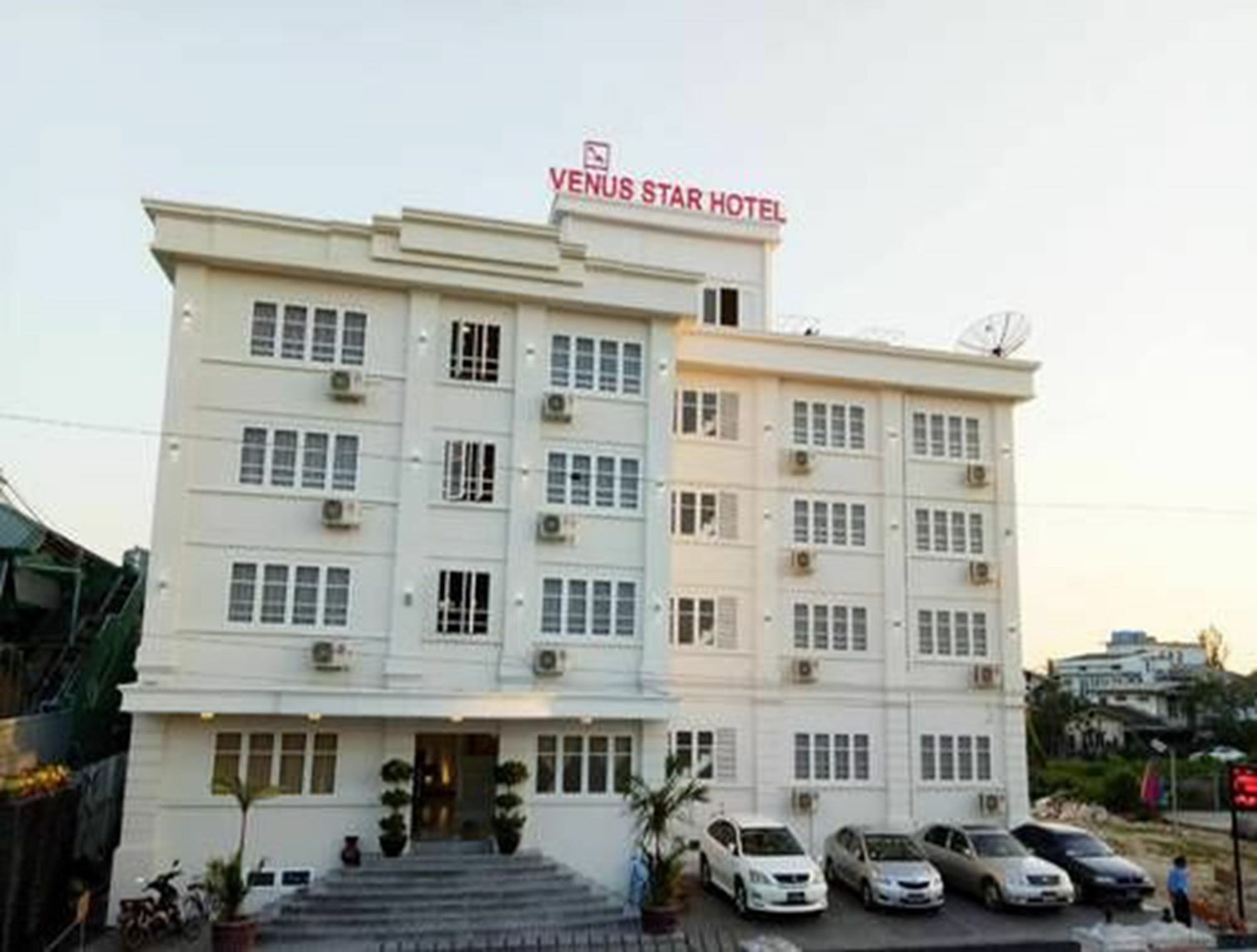 Venus Star Hotel Yangon Exteriör bild